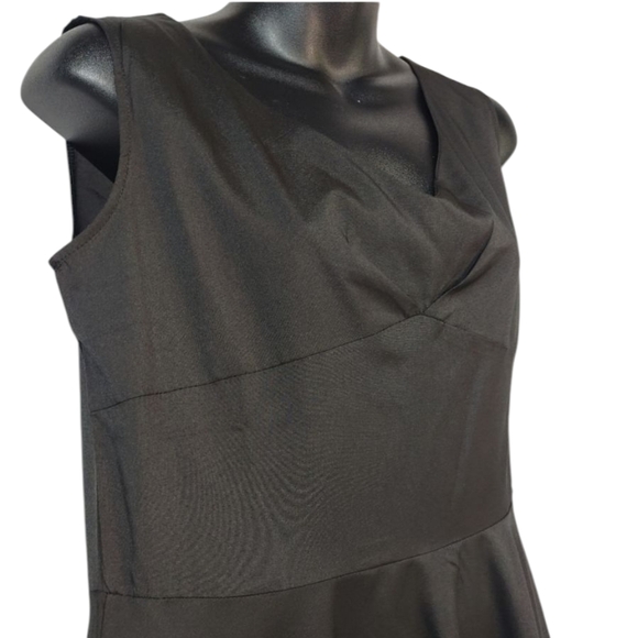 Sucrefas Women's Black Fit & Flare V-Neck Sleeveless Dress Size M NWT - Picture 5 of 8